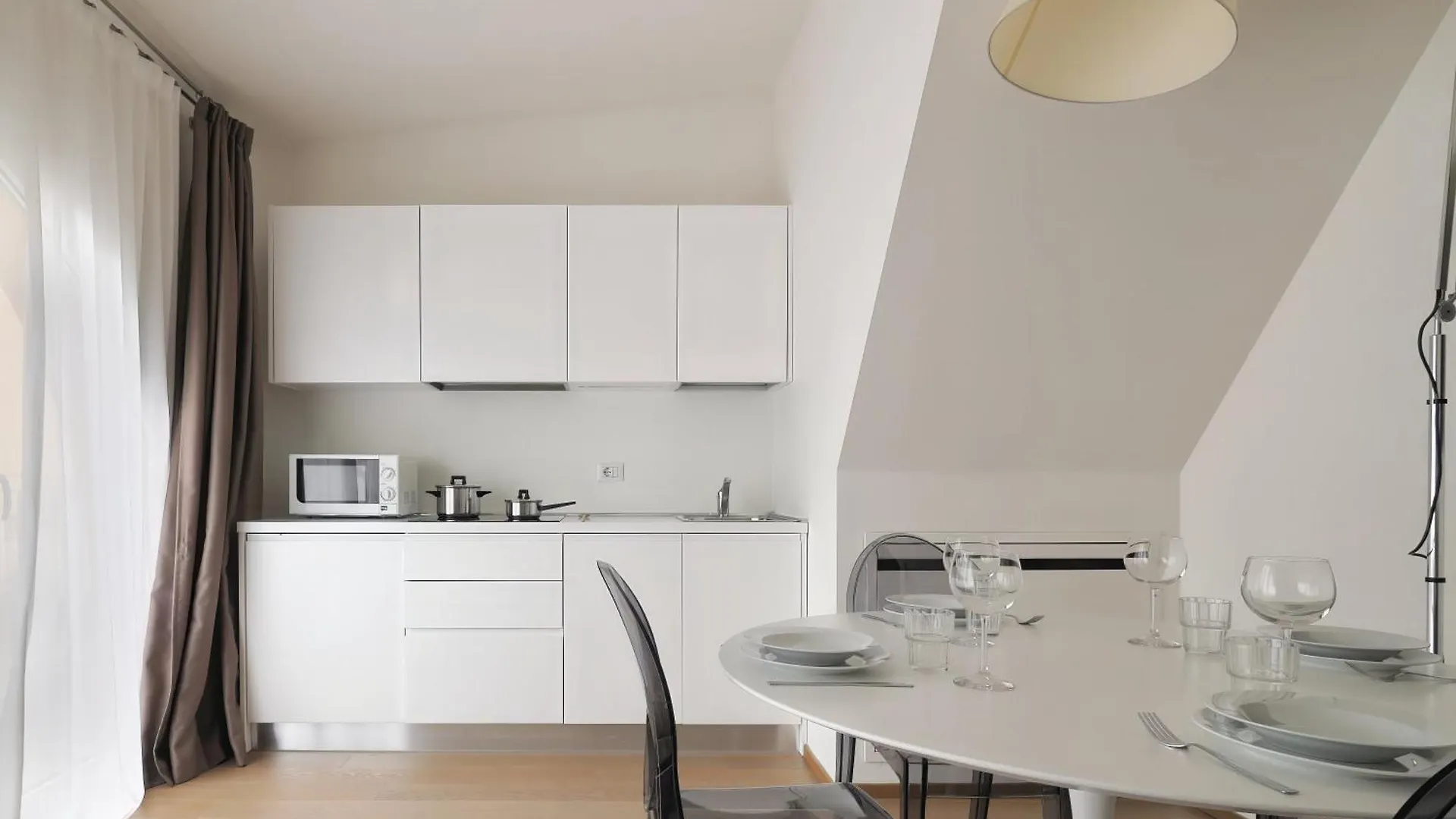 Joivy Suite Corso Como 11 - Castello Apartment Milan Italy
