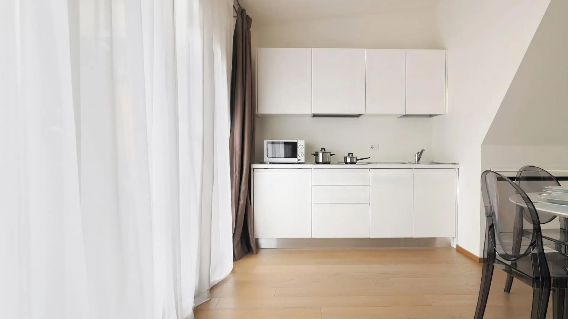 Joivy Suite Corso Como 11 - Castello Apartment Милан