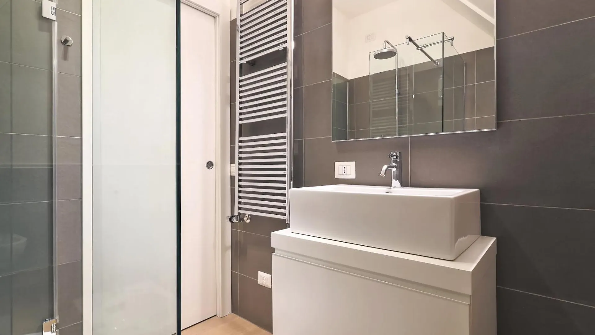 Joivy Suite Corso Como 11 - Castello Apartment Милан
