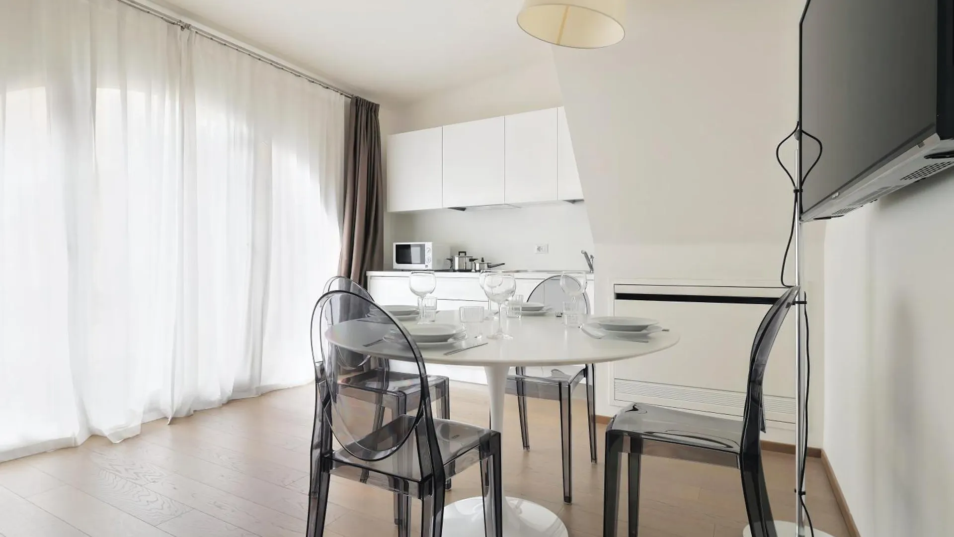 Joivy Suite Corso Como 11 - Castello Apartment Милан 0*,  Италия